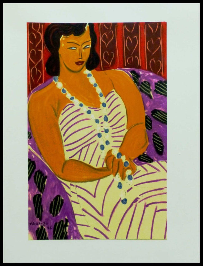 Portrait d’une élégante à la robe blanche